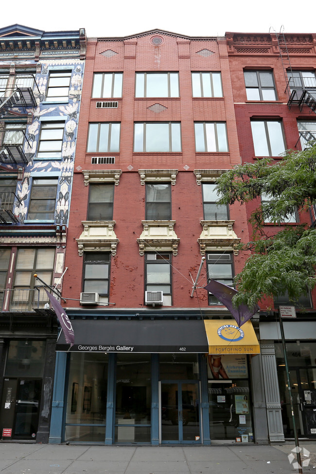 Building Photo - 462 W Broadway