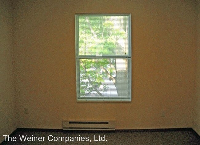 Building Photo - 403 E Elm St