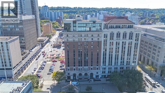 Photo du bâtiment - 118 King St E