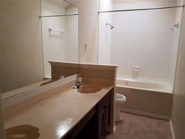 Building Photo - 6406 Costa Mesa Dr