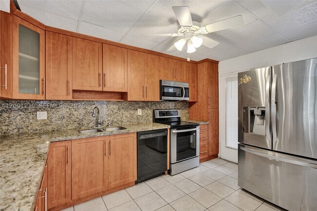 Foto del edificio - 3051 NW 46th Ave