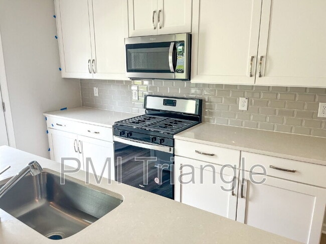 Building Photo - 802 Oak Center Dr