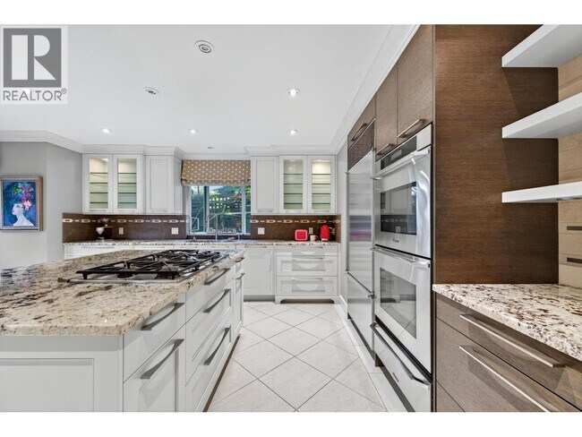 Photo du bâtiment - 5891 Laurelwood Ct