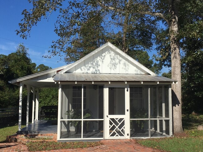 Heron Cottage Porch - 2708 Shandy Ln House