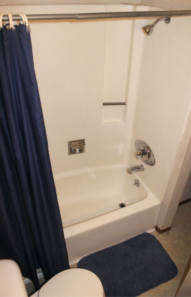 630 Michigan St, Lawrence, KS 66044 Apartment for Rent in Lawrence