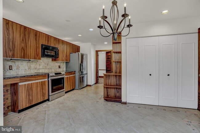 Foto del edificio - 2 Coldwater Ct