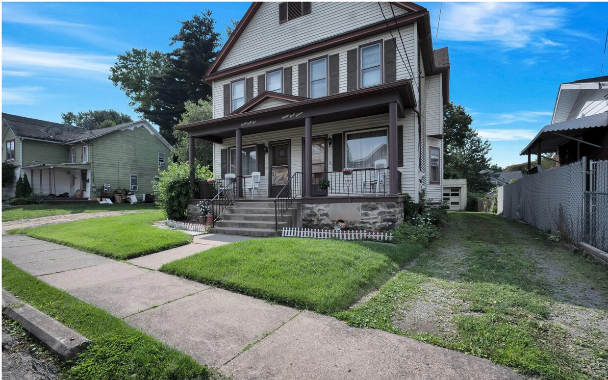 2045 Margaret Ave Unit 2045 Margaret, Scranton, PA 18508 Room for