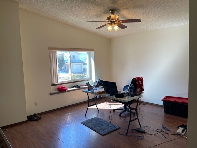 Building Photo - 4 Bedroom Rancher off of Powers