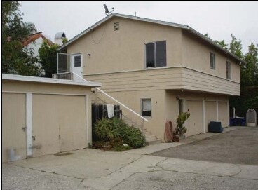 Rear Unit & 5 garages - 219 W Islay St