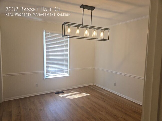 Foto del edificio - 7332 Bassett Hall Ct