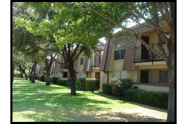 Building Photo - Moulin Rouge Apartments