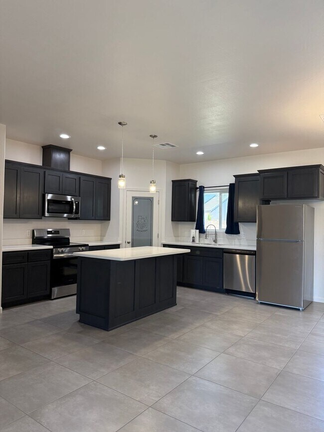 Foto del edificio - 12682 E 50th Ln