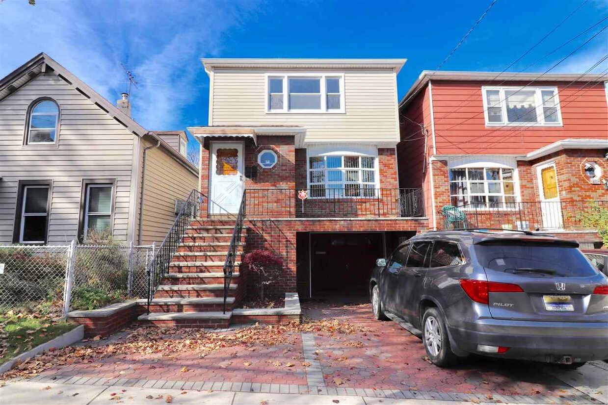 Foto principal - 117 Columbia Ave
