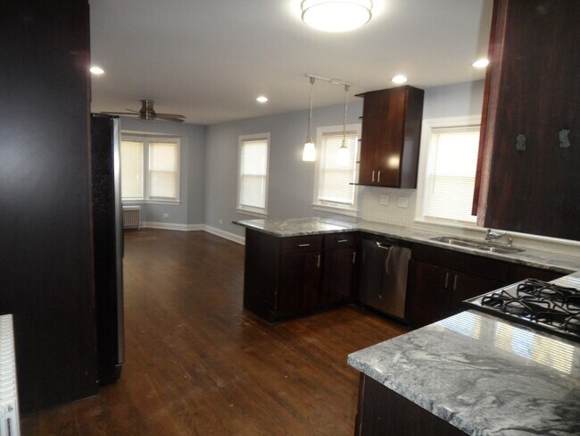 Building Photo - 3759 N Plainfield Ave