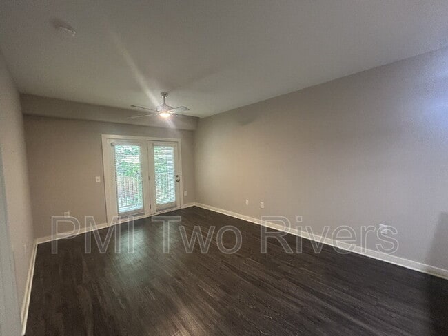 Building Photo - 410 Rosedale Ave