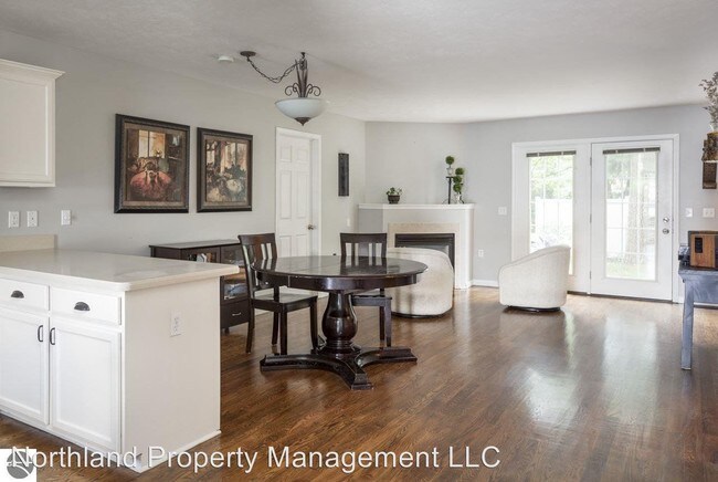 Building Photo - 3 br, 3.5 bath House - 1511 Kent St. #6