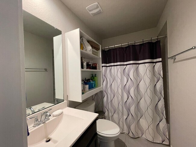 Foto del edificio - 3326 Sumac Dr