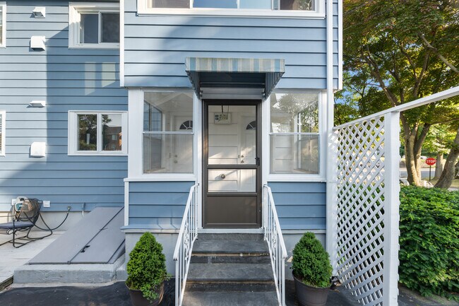 Building Photo - 228-230 Jennings Rd