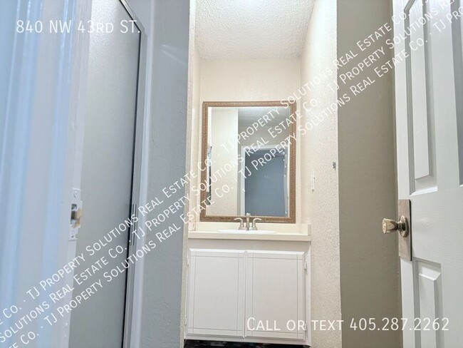 Foto del edificio - Three bedroom home near Uptown!