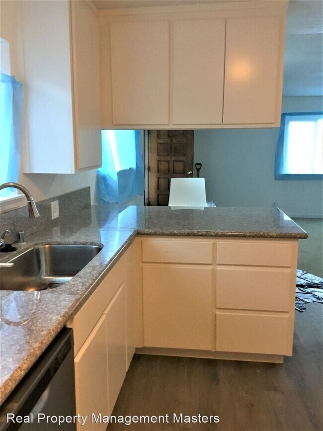 Foto del edificio - 3 br, 3 bath House - 1749 E. Ralph Ave