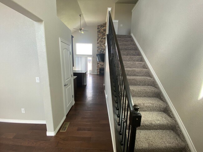 Foto del edificio - Beautiful 4 Bedroom Home in Lorson Ranch!!