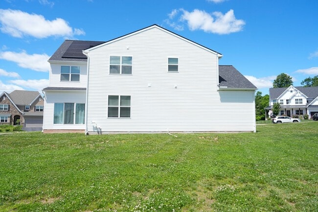 Building Photo - 245 Hollyhock Dr