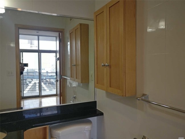 Building Photo - 44 Market St