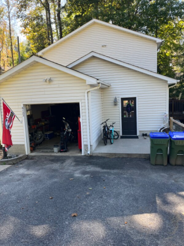 Building Photo - 6123 Hobart Cir