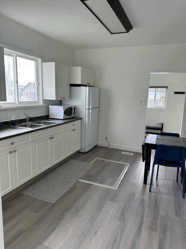 Photo du bâtiment - 1665-3001665 7 Ave