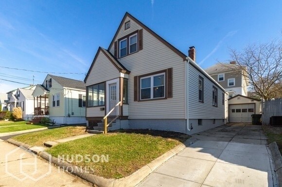Foto del edificio - NOW AVAILABLE! - 203 Lynch St, Providence,...