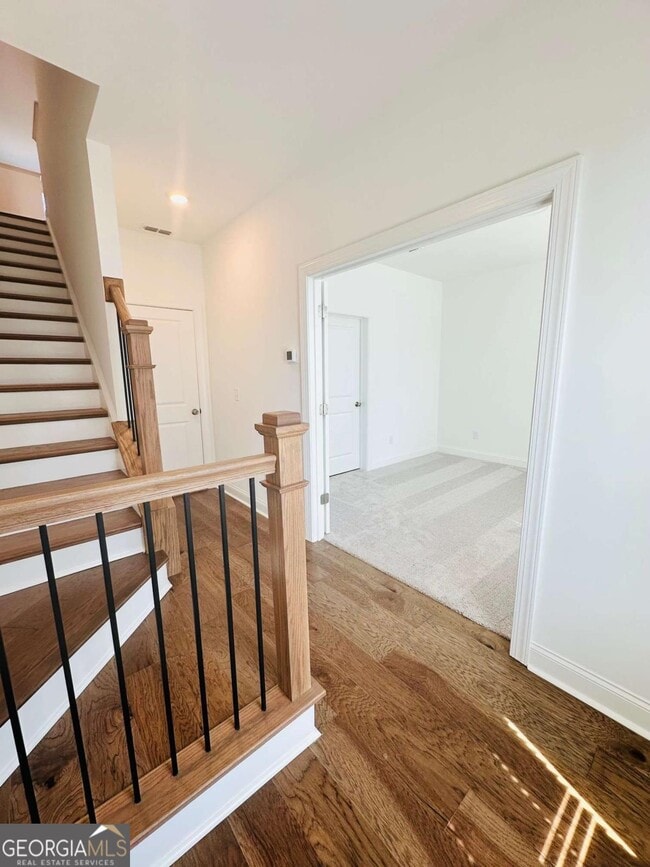 Building Photo - 512 Healy Dr