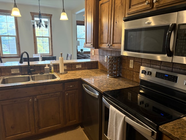 Building Photo - 715 Moraine Ct