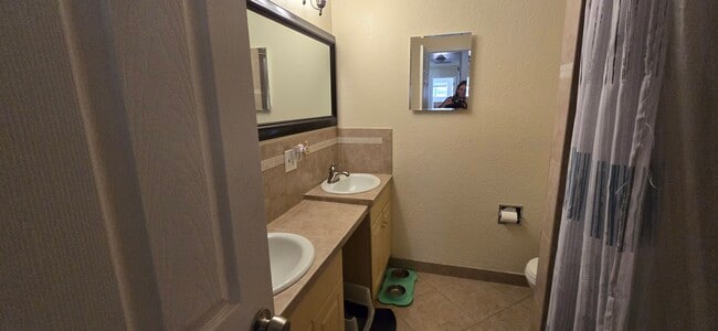 Foto del edificio - 6540 W Chatfield Ave