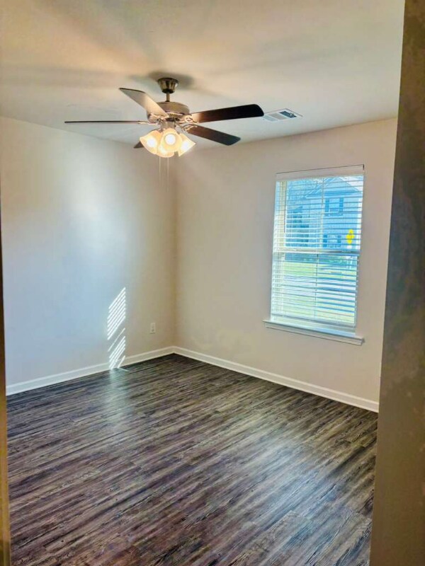 Foto del edificio - 24359 Dawson Ct