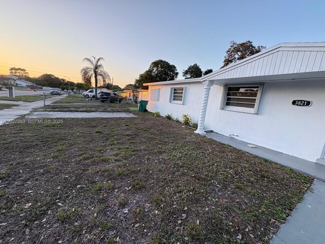 Foto del edificio - 3821 NW 208th St