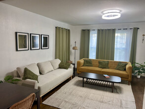 Building Photo - 222 Glass Ave