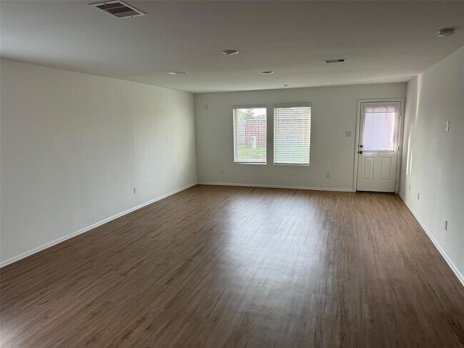 Building Photo - 1400 Twilight Grn Dr