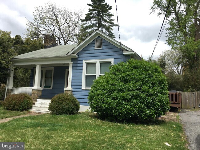 Building Photo - 5423 Roosevelt St