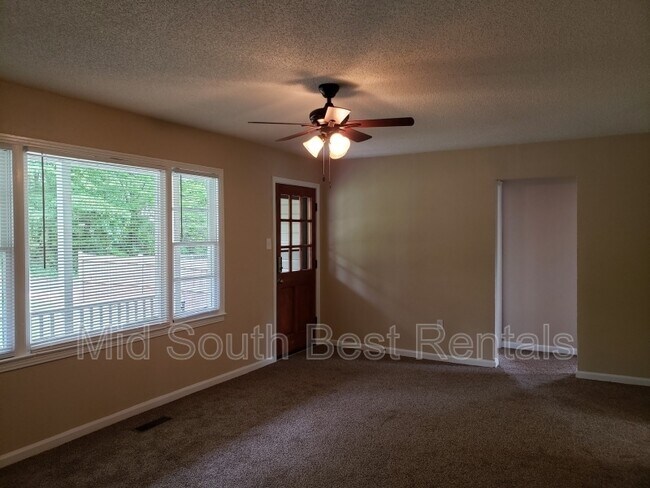 Foto del edificio - 4523 E Charles Bussey Ave
