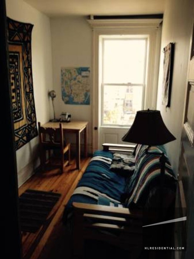 Building Photo - 894 Saint Johns Pl