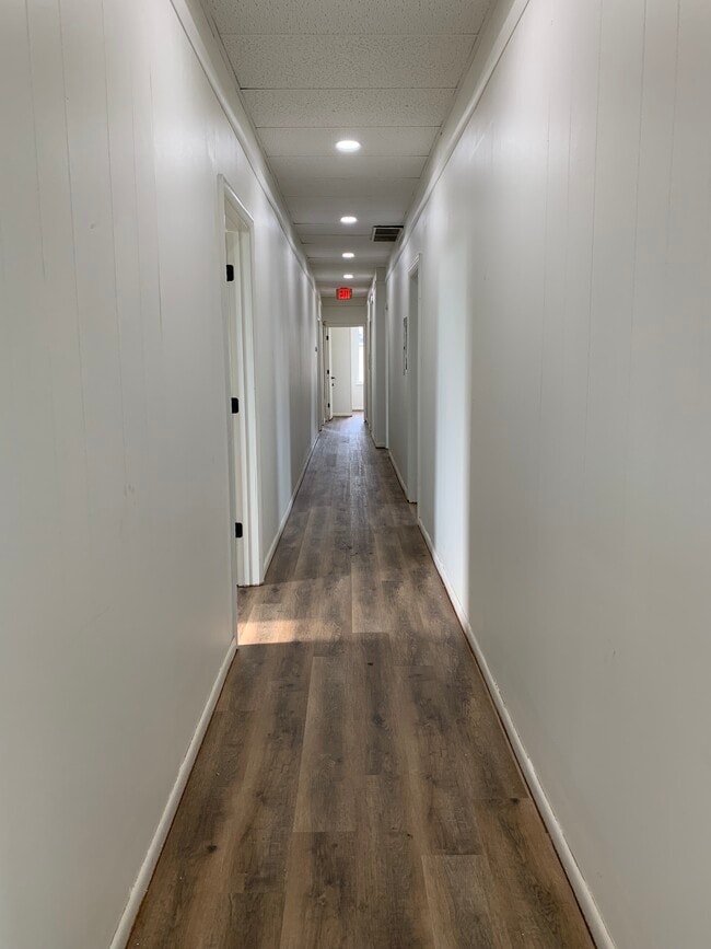 Building Photo - 19 W Washington St Apt 3