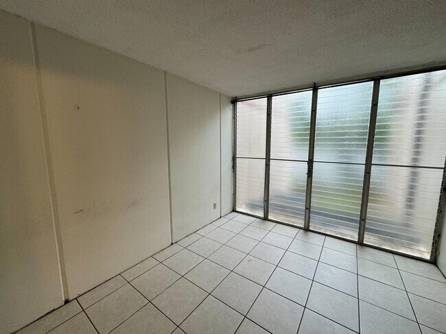 Foto del edificio - 95-065 Waikalani Dr