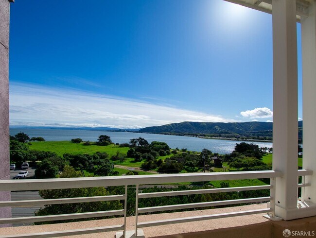 Foto del edificio - 101 Crescent Way