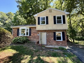 Building Photo - 6022 Battlefield Green Dr