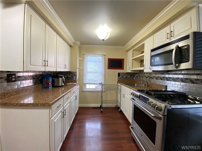 Foto del edificio - 3 Glenwood Ave