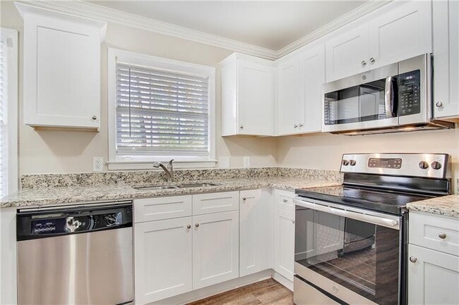 Building Photo - 3023 Blue Grass Ln