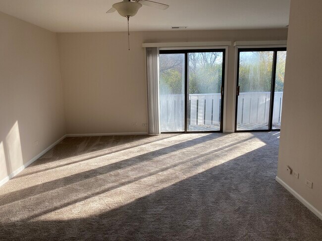 Foto del edificio - 401 Sandalwood Ln