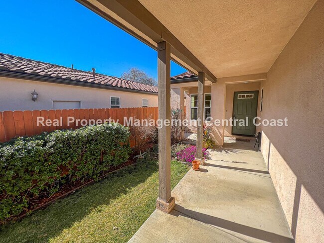 Foto del edificio - LEASE PENDING - 3 Bedroom / 2 Bathroom Hom...