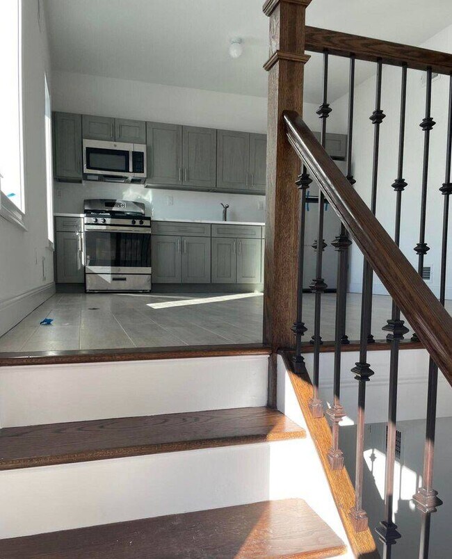 0 Darlington Ave, Staten Island, NY 10312 House Rental in Staten