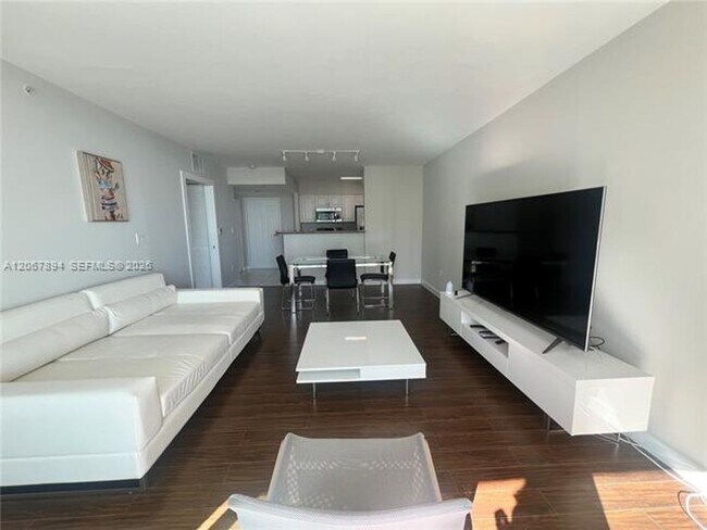 Foto del edificio - 1155 Brickell Bay Dr